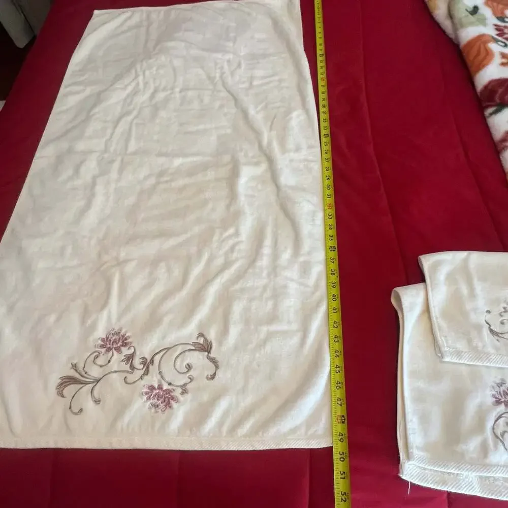 Croscill Home 3-Piece Embroidered Floral Scroll Towel Set - White, Mauve & Tan